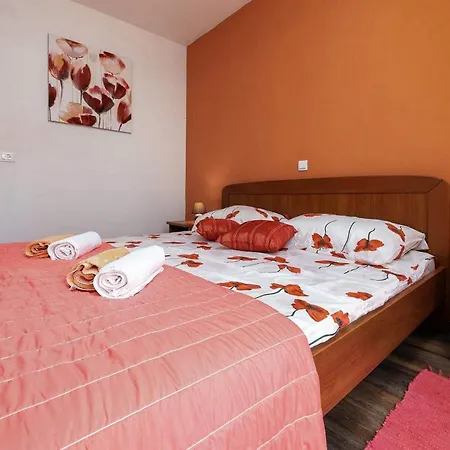Casa Ana Milena 波雷奇
